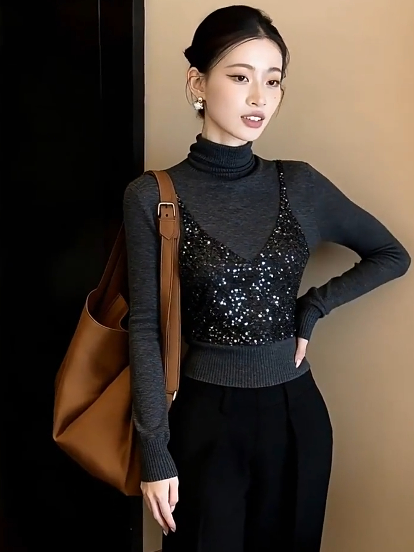 Chic High Neck Sparkling Sequi – обзор и цена Sequin Fabric Panel
