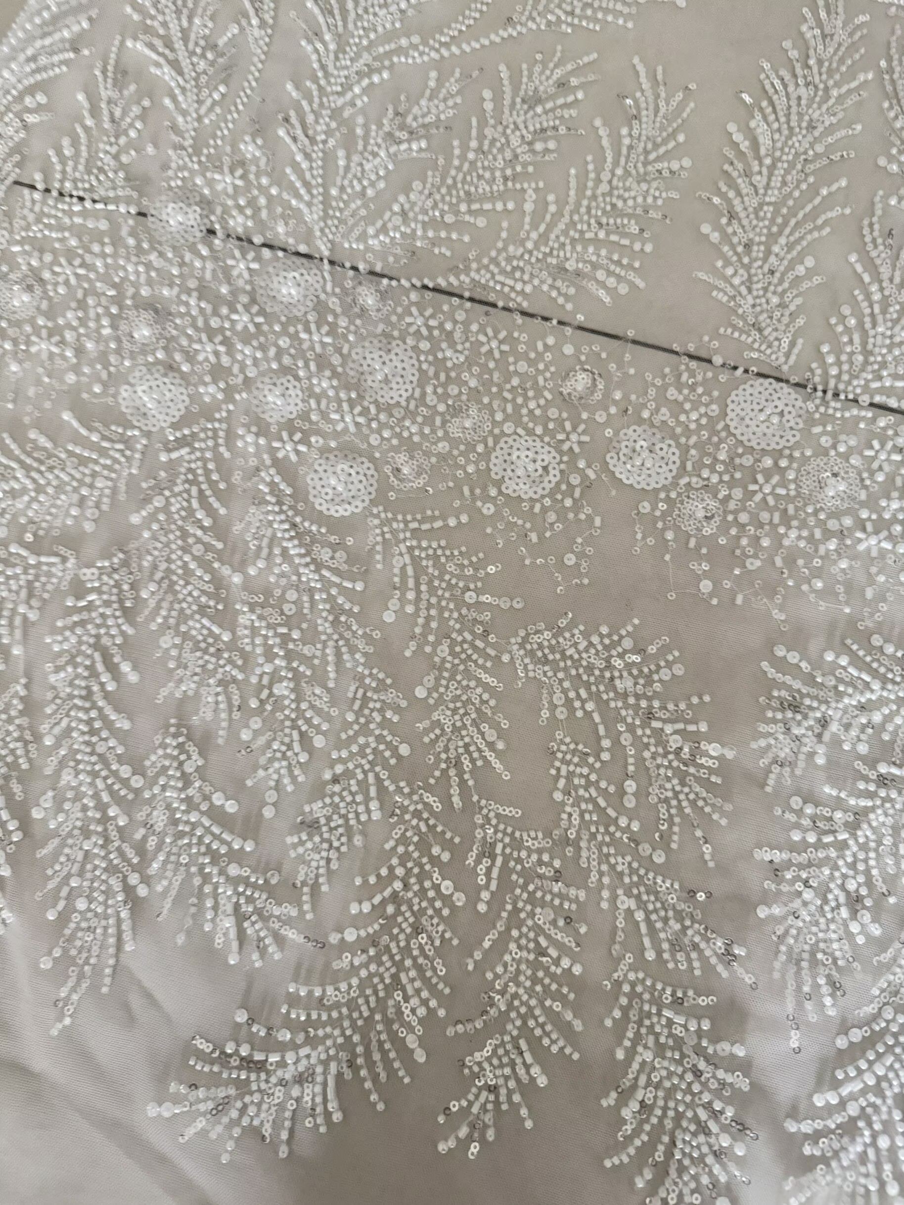 White Beaded Pearl Crystal Seq – обзор и цена Crystal Mesh Fabric